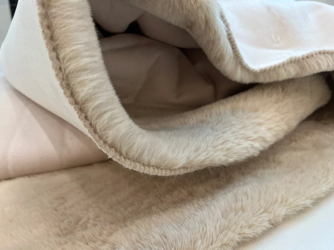 Luxe Rug Collection 7x10 ft Sandy Beige Chinchilla Plush Area Rug