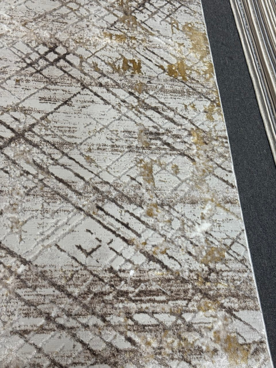 LA Rug Linens Abstract Modern Area Rug in Gray, Black and Gold Textured Design