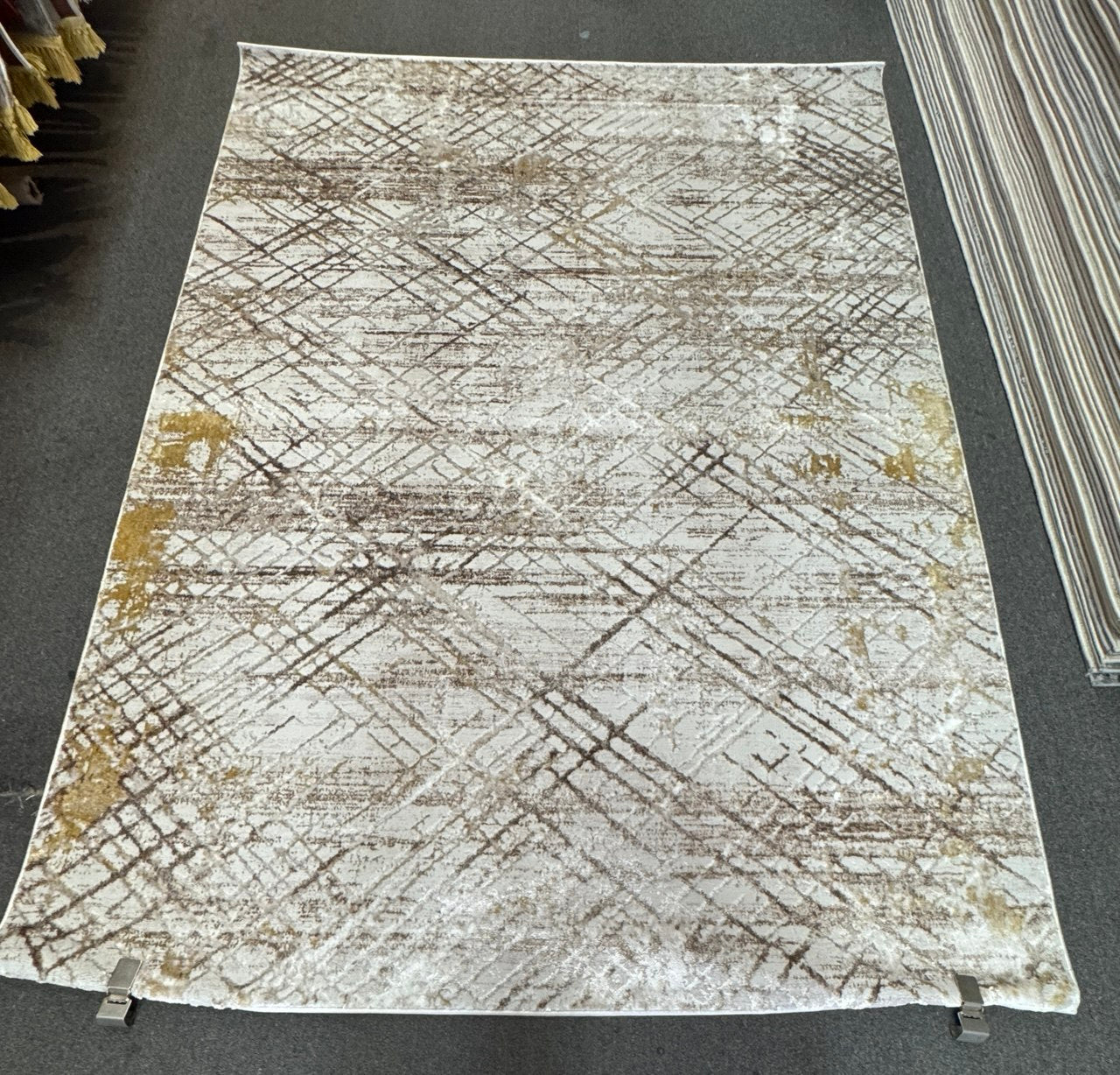 LA Rug Linens Abstract Modern Area Rug in Gray, Black and Gold Textured Design