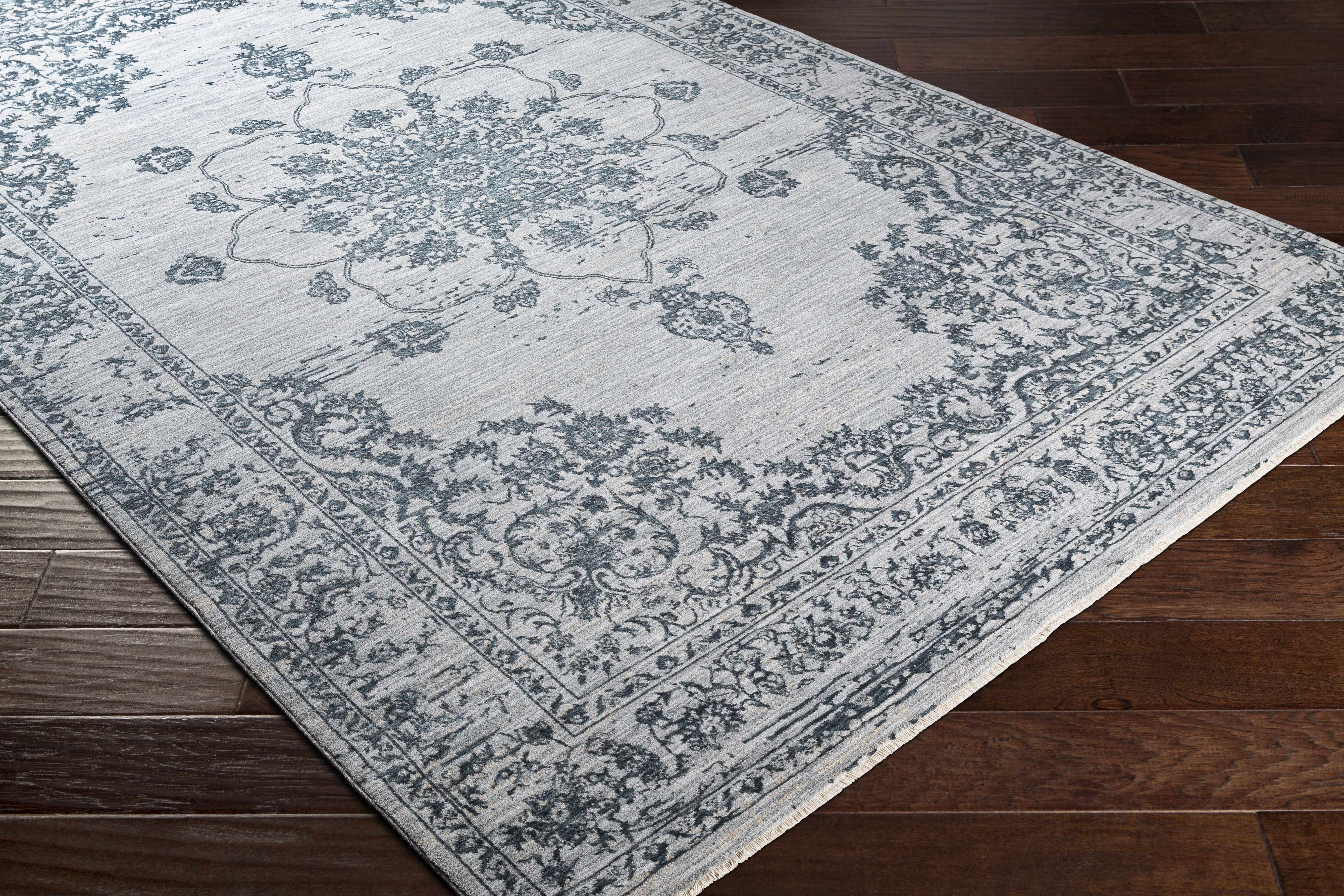Wandina Traditional Luxe Rug
