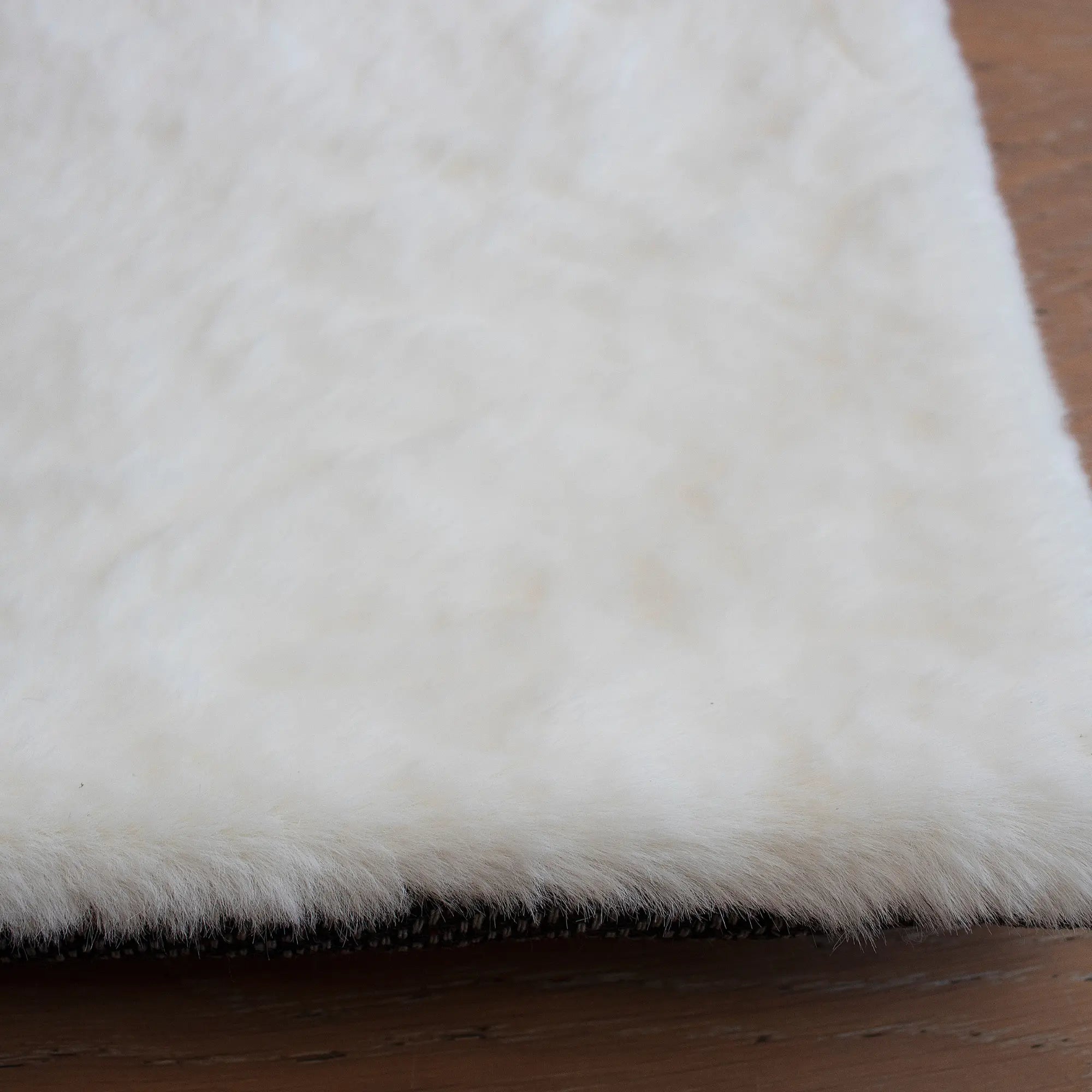 Brown And White Rabbit Mini Rug Rabbit White Faux Fur Plush Area Rug – LA Rug Linens
